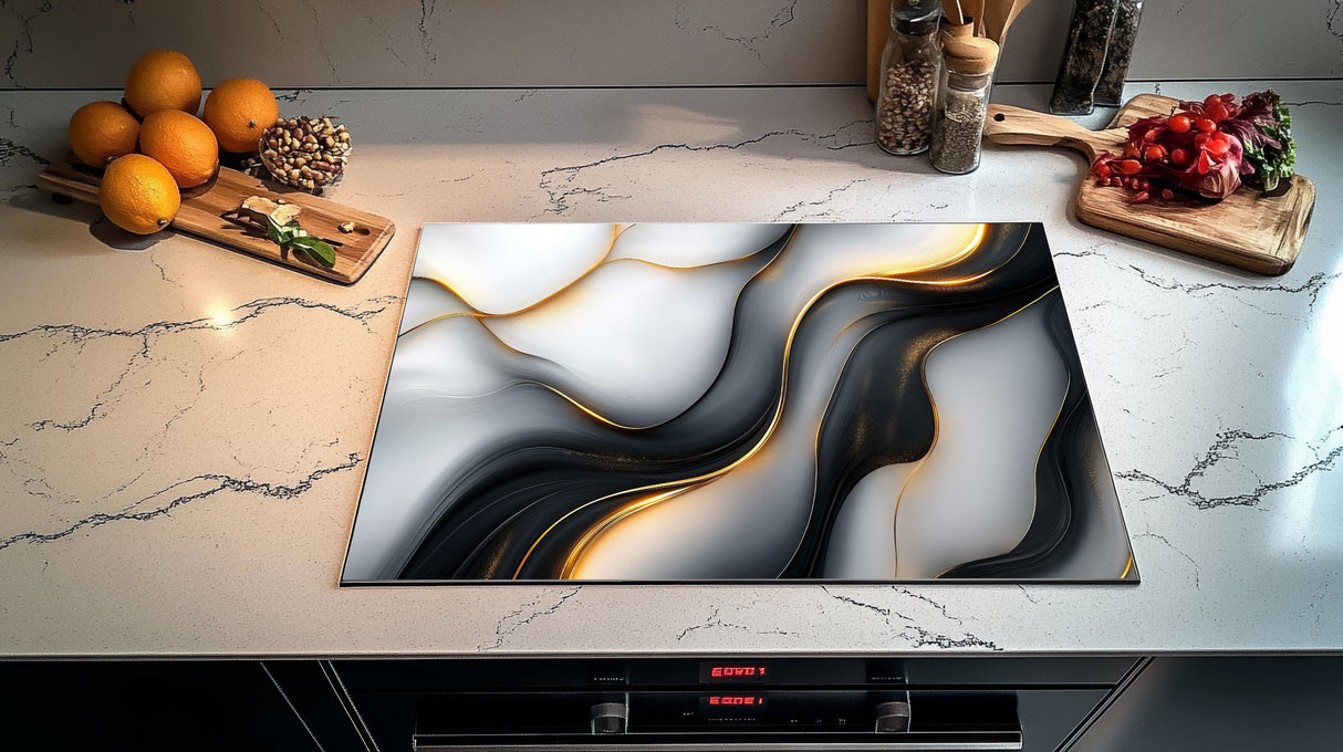 Inductie Beschermer – Afdekmat - Zwart & Wit Golvend Design met Gouden Accenten