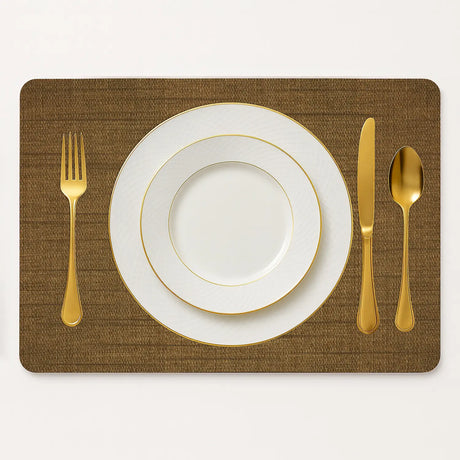 Vinyl placemat van kunststof in warm bruin geweven design met bord en bestek gedekt