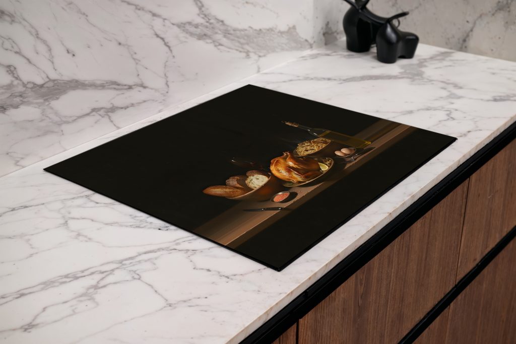 Afdekmat met een stilleven thema met verschillende etenswaren