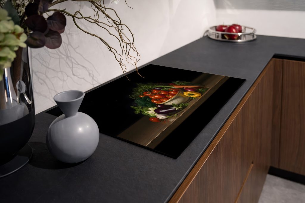 Kookplaat beschermer met een stilleven van verschillende groentes