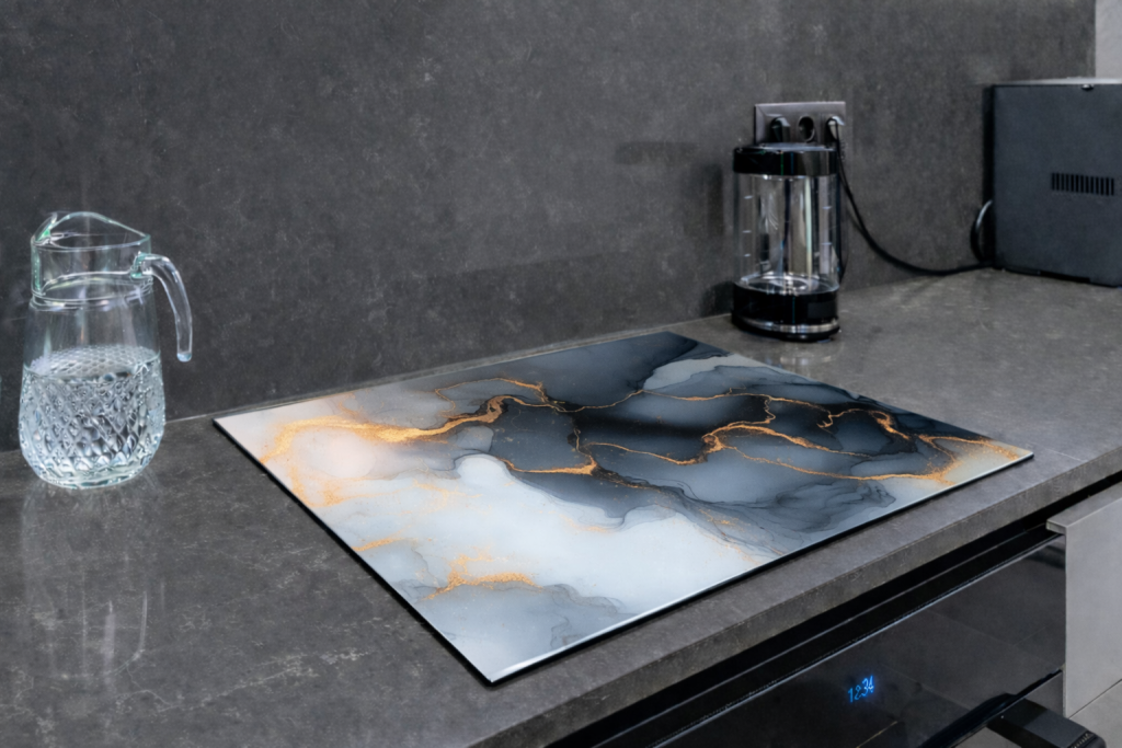 Marmeren grijze afdekmat met gouden aders